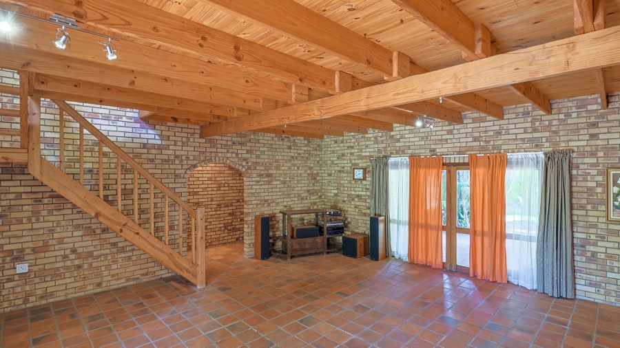 4 Bedroom Property for Sale in Waagfontein North West